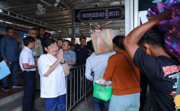 ពលករខ្មែរដែលបានត្រឡប់មកពីថៃប្រមាណជាង ១៣ម៉ឺននាក់ទទួលបានឱកាសការងារ