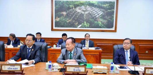 គណៈកម្មាធិការអចិន្ត្រៃយ៍ព្រឹទ្ធសភា ប្រគល់ឲ្យគណៈកម្មការជំនាញពិនិត្យ និងសិក្សាលើសេចក្តីព្រាងច្បាប់ ស្តីពីវិសោធនកម្មច្បាប់ស្តីពីផ្លូវថ្នល់