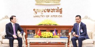 ឧបនាយករដ្ឋមន្ត្រី ស សុខា ផ្ដួចផ្ដើមបង្កើតយន្តការមន្ត្រីប្រចាំការត្រីភាគីកម្ពុជា-វៀតណាម-ឡាវ ងាយស្រួលសម្របសម្រួលនីតិវិធីពាក់ព័ន្ធការបង្ក្រាបបទល្មើសនានា រួមទាំង Scam Online