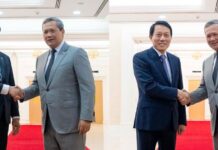 សម្តេចធិបតី លេីកទឹកចិត្តក្រសួងមហាផ្ទៃកម្ពុជា ក្រសួងសន្តិសុខសាធារណៈឡាវ និងក្រសួងនគរបាលវៀតណាម បន្តពង្រឹងកិច្ចសហប្រតិបត្តិការឱ្យកាន់តែរីកចម្រើនបន្ថែមទៀត