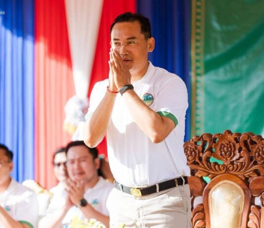 ប្រជាពលរដ្ឋខេត្តកំពង់ធំ សម្តែងការគាំទ្រយ៉ាងខ្លាំងចំពោះ អភិបាលខេត្ត ឯកឧត្តម នួន ផារ័ត្ន ក្នុងឱកាសខួប ២ឆ្នាំ នៃការដឹកនាំ