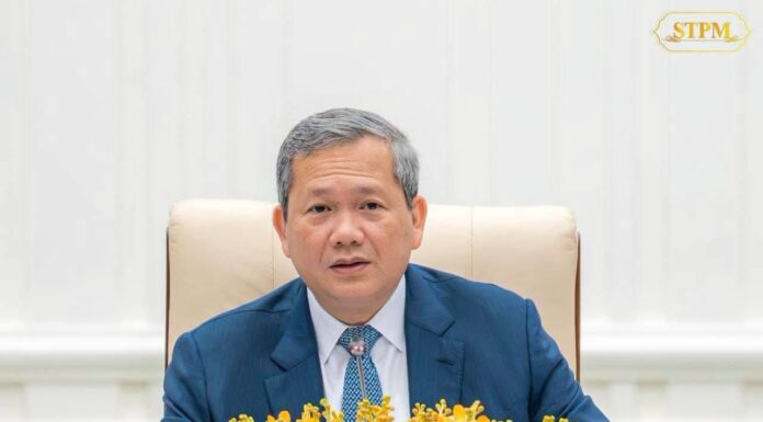 ស្នងការនគរបាលខេត្ត អញ្ជើញចូលរួមកិច្ចប្រជុំពេញអង្គគណៈរដ្ឋមន្ត្រី ក្រោមអធិបតីភាពដ៏ខ្ពង់ខ្ពស់របស់ សម្តេចធិបតី ហ៊ុន ម៉ាណែត តាមប្រព័ន្ធអនឡាញ