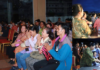 អាជីវករនៅផ្សារនាគមាស ចំនួន ២១១ស្តង់ ដែលរងផលប៉ះពាល់ដោយគ្រោះអគ្គីភ័យ ទទួលអំណោយរបស់លោក ហ៊ុន ម៉ានី