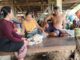 មន្ត្រីសមាគមសម្ព័ន្ធយុវជនដើម្បីសន្តិភាព ចុះសួរសុខទុក្ខ និងនាំយកអំណោយមនុស្សធម៌ចែកជូនប្រជាពលរដ្ឋចាស់ជរាក្នុងស្រុកសេសាន ខេត្តស្ទឹងត្រែង
