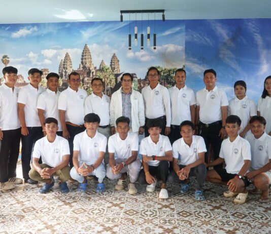 ក្រុមយុវជនសមាគមសម្ព័ន្ធយុវជនដើម្បីសន្តិភាព ស្រុកឆ្លូង ត្រៀមចូលរួមទទួលស្វាគមន៍សម្តេចធិបតី នាយករដ្ឋមន្ត្រី នៅខេត្តក្រចេះ