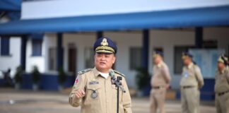 លោកឧត្តមសេនីយ៍ទោ ហេង សុផល ជំរុញកងកម្លាំងនគរបាល បង្កើនការអប់រំផ្សព្វផ្សាយច្បាប់ចរាចរណ៍ផ្លូវគោក ដល់ប្រជាពលរដ្ឋគ្រប់ស្រទាប់វណ្ណៈ