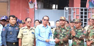 អាជ្ញាធរស្រុកស្ទោង ឧបត្ថម្ភគាំទ្រសម្ភារថវិកា គ្រឿងឧបភោគបរិភោគដល់វីរៈកងទ័ពជួរមុខទិសប្រាសាទព្រះវិហារ