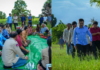 លោក ឌិត ទីណា ជួបសំណេះសំណាលជាមួយប្រជាកសិករ និងមន្ត្រីកសិកម្មឃុំ នៅស្រុកអូរជ្រៅ ខេត្តបន្ទាយមានជ័យ