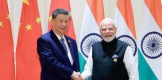 លោក Xi Jinping ប្រធានរដ្ឋចិនជួបពិភាក្សាការងារជាមួយលោក Narendra Modi នាយករដ្ឋមន្ត្រីឥណ្ឌា