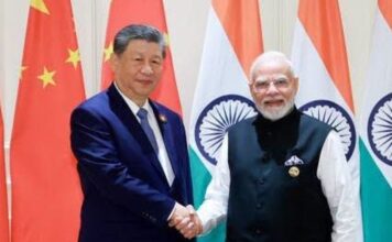 លោក Xi Jinping ប្រធានរដ្ឋចិនជួបពិភាក្សាការងារជាមួយលោក Narendra Modi នាយករដ្ឋមន្ត្រីឥណ្ឌា