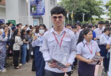 កុមារា ស៊ិន សុខគីម បង្កើតប្រវត្តិសាស្ត្រថ្មីក្នុងវ័យ ជិត ១៤ ឆ្នាំ ដោយប្រឡងជាប់បាក់ឌុបទទួលបាននិទ្ទេស C យ៉ាងអស្ចារ្យ