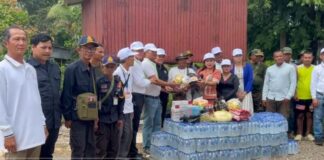 ទឹកចិត្តបេះដូងសន្តិភាព សមាគមសម្ព័ន្ធយុវជនដើម្បីសន្តិភាពសាខា ខេត្តបន្ទាយមានជ័យ ពាំនាំអំណោយមនុស្សធម៌ ទៅកាន់ស្នាមញញឹមវីរកងទ័ពជួរមុខ តាមព្រំដែនកម្ពុជា-ថៃ