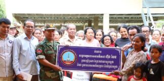 ក្រុមគ្រួសារអតីតយុទ្ធពលី ដែលមានជីវភាពលំបាកខ្វះខាត នៅឃុំចំណារលើ ស្រុកស្ទោង ខេត្តកំពង់ធំ ទទួលបានផ្ទះថ្មី អំណោយសម្តេចតេជោ ហ៊ុន សែន និងសម្តេចកិត្តិព្រឹទ្ធបណ្ឌិត