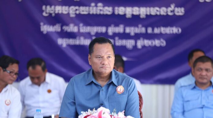 អតីតសមាជិកមកពីគណបក្សនយោបាយផ្សេងៗ ចំនួន៨១១នាក់ ចូលរួមជីវភាពនយោបាយជាមួយគណបក្សប្រជាជនកម្ពុជា ក្នុងស្រុកបន្ទាយអំពិល ខេត្តឧត្តរមានជ័យ