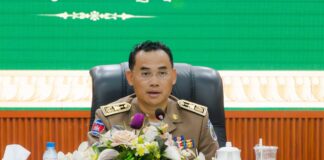 ឯកឧត្តម នួន ផារ័ត្ន បានជំរុញដល់ប្រធានគណៈបញ្ជាការឯកភាពរដ្ឋបាលក្រុងស្រុក ខិតខំចុះត្រួតពិនិត្យ ទប់ស្កាត់ និងបង្ក្រាបសកម្មភាពកាប់ទន្ទ្រាន និងកាន់កាប់ដីព្រៃដោយខុសច្បាប់ ក្នុងភូមិសាស្ត្រខេត្តកំពង់ធំ និងចាត់វិធានការតាមច្បាប់ចំពោះជនល្មើស