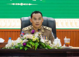 ឯកឧត្តម នួន ផារ័ត្ន បានជំរុញដល់ប្រធានគណៈបញ្ជាការឯកភាពរដ្ឋបាលក្រុងស្រុក ខិតខំចុះត្រួតពិនិត្យ ទប់ស្កាត់ និងបង្ក្រាបសកម្មភាពកាប់ទន្ទ្រាន និងកាន់កាប់ដីព្រៃដោយខុសច្បាប់ ក្នុងភូមិសាស្ត្រខេត្តកំពង់ធំ និងចាត់វិធានការតាមច្បាប់ចំពោះជនល្មើស