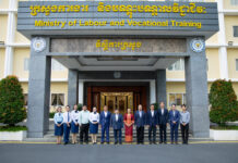 រដ្ឋមន្រ្តី ហេង សួរ អបអរសាទរប្រតិភូយុវជនកម្ពុជា ដែលរៀបចំធ្វើម្ចាស់ផ្ទះនៃកម្មវិធី នាវាយុវជន អាស៊ីអាគ្នេយ៍ និងជប៉ុន (SSEAYP) លើកទី៥០ នៅខែមករា ខាងមុខ