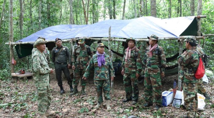មេបញ្ជាការតំបន់ប្រតិបត្តិការសឹករងកំពង់ធំ បានបញ្ជាឲ្យកងកម្លាំងអន្តរាគមន៍ សហការជាមួយមន្ត្រីបរិស្ថានខេត្តកំពង់ធំ ហ៊ុព័ទ្ធទីតាំងស្តុកឈើខុសច្បាប់មួយកន្លែង ដើម្បីប្រគល់ជូនស្ថាប័នជំនាញ និងមន្ត្រីនគរបាលយុត្តិធម៌អនុវត្តតាមនីតិវិធីច្បាប់