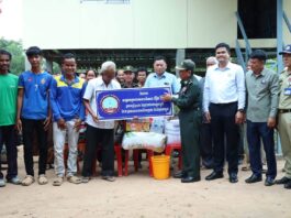 គ្រួសារអតីតយុទ្ធជនសោធននិវត្តន៍ ដែលមានជីវភាពលំបាកខ្វះខាត នៅឃុំទីពោ ស្រុកសន្ទុក ខេត្តកំពង់ធំ ទទួលបានផ្ទះថ្មី អំណោយសម្តេចតេជោ ហ៊ុន សែន និងសម្តេចកិត្តិព្រឹទ្ធបណ្ឌិត ។