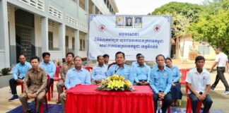 សាខាកាកបាទក្រហមកម្ពុជាខេត្តកំពង់ធំ រៀបចំពិធីបំពាក់កន្សែងជូនយុវជនកាកបាទក្រហមកម្ពុជាចំនួន ១០៣នាក់ នៅវិទ្យាល័យទ្រៀល ក្នុងស្រុកតាំងគោក
